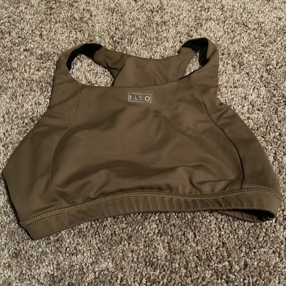 Fleo sports bras size small - Picture 2 of 9